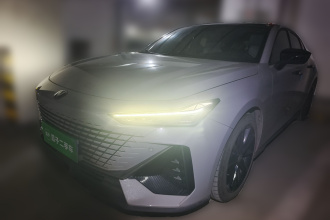 长安UNI-V 2022款 1.5T 尊贵型