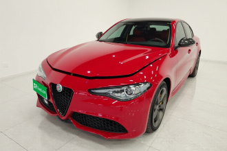 阿尔法·罗密欧 Giulia朱丽叶 2019款 2.0T 280HP 豪华版