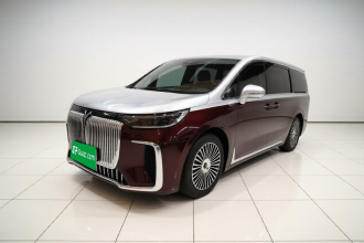 岚图汽车 岚图梦想家 2025款 PHEV 四驱尊贵鲲鹏版