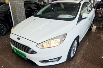 福特 福克斯 2015款 三厢 EcoBoost 180 自动旗舰型