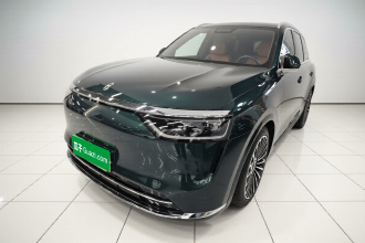鸿蒙智行 问界M8 2025款 增程 Ultra版 53.4kWh 6座版 (192线激光雷达）