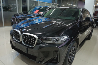 宝马X4 2022款 xDrive 25i M运动套装