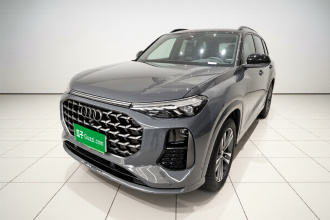 奥迪Q6 2023款 45 TFSI quattro 齐云型 Light 飞骑套装