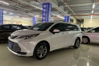 丰田 赛那SIENNA 2024款 2.5L混动 四驱尊贵版