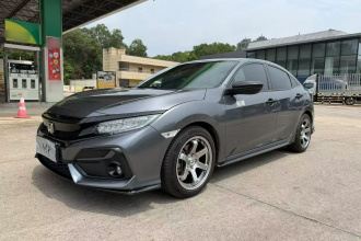 本田 思域 2021款 HATCHBACK 220TURBO CVT潮酷控