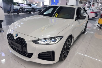 宝马4系 2022款 425i Gran Coupe M运动曜夜套装