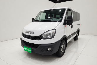 依维柯欧胜 2021款 2.0T 手动超瑞短轴低顶侧拉门F1A