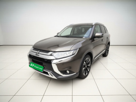 三菱 欧蓝德 2019款 2.0L 两驱畅享版 5座 国VI