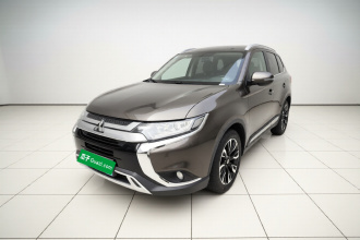 三菱 欧蓝德 2019款 2.0L 两驱畅享版 5座 国VI