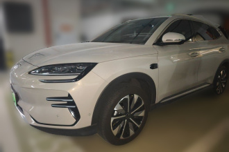 比亚迪 宋PLUS新能源 2025款 EV 智驾版 520km 尊贵型