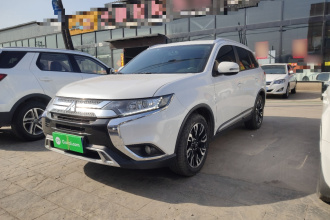 三菱 欧蓝德 2020款 2.0L 两驱畅享版 5座