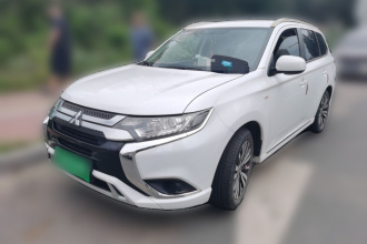三菱 欧蓝德 2021款 2.0L 两驱畅行版 5座