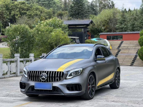 奔驰GLA AMG 2017款 改款 AMG GLA 45 4MATIC