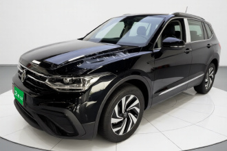 大众 途观L 2025款 出众款 300TSI 自动两驱龙腾版