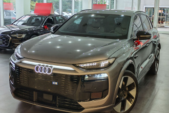 奥迪Q6L e-tron 2026款 首发领航版