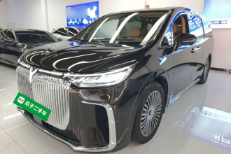 岚图汽车 岚图梦想家 2025款 PHEV 四驱旗舰鲲鹏版