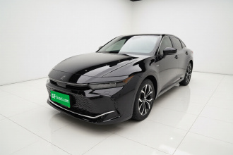 丰田 皇冠(进口) 2023款 2.5L SportCross HEV两驱尊贵版