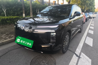 腾势N8L 2025款 尊荣型