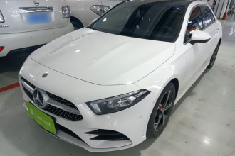 奔驰A级 2022款 改款 A 200 L 运动轿车时尚型