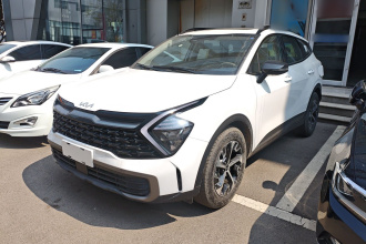 起亚 狮铂拓界 2025款 1.5T 两驱尊贵版
