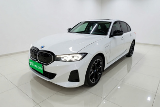 宝马i3 2023款 eDrive 40 L 曜夜套装