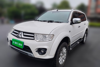 三菱 帕杰罗·劲畅 2013款 3.0L 自动四驱旗舰版