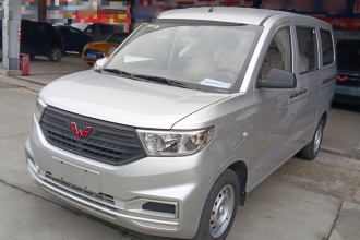 五菱汽车 五菱宏光V 2022款 1.5L劲取版电动助力LAR