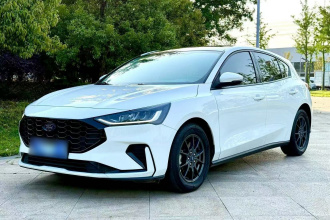 福特 福克斯 2022款 两厢 EcoBoost 180 自动竞速版