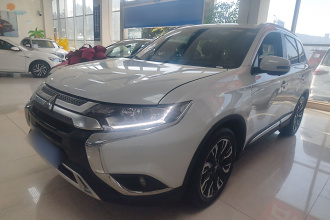 三菱 欧蓝德 2019款 2.0L 两驱畅享版 7座 国VI