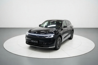 鸿蒙智行 问界M8 2025款 增程 Ultra版 53.4kWh 6座版 (192线激光雷达）