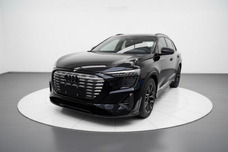 奥迪Q5 e-tron 2023款 40 e-tron 星耀型 机甲套装