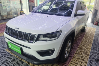 Jeep 指南者 2020款 220T 自动精英版