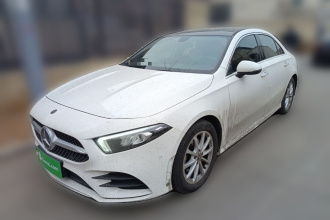 奔驰A级 2022款 A 200 L 运动轿车时尚型