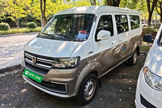 金杯 小海狮X30 2024款 1.5L 财富型客车 5/6/7座 前置空调
