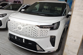 沃尔沃EM90 2025款 Ultra 六座