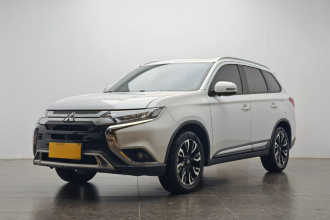 三菱 欧蓝德 2020款 2.0L 两驱畅享版 5座