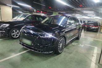 鸿蒙智行 问界M8 2025款 增程 Ultra版 53.4kWh 6座版 (192线激光雷达）