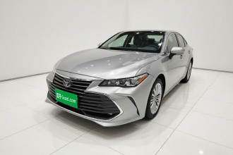 丰田 亚洲龙 2019款 双擎 2.5L XLE尊贵版 国VI