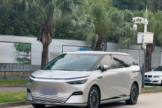 小鹏X9 2025款 纯电 740超长续航 Max