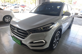 现代 途胜 2015款 1.6T 双离合四驱尊贵型