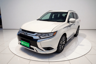 三菱 欧蓝德 2021款 改款 2.0L 两驱畅行版 5座