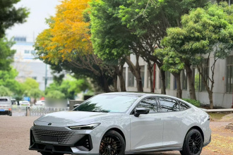 长安UNI-V 2022款 1.5T 尊贵型