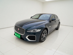 捷豹XFL 2022款 XFL 2.0T P250 两驱尊享豪华版