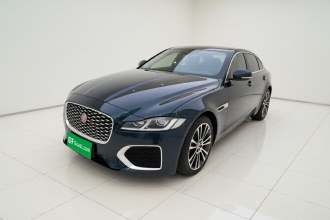 捷豹XFL 2022款 XFL 2.0T P250 两驱尊享豪华版