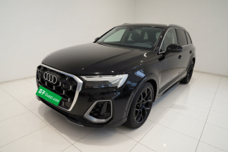 奥迪Q7 2025款 55 TFSI quattro S line运动型