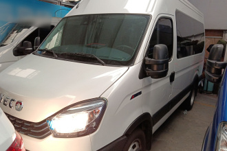 依维柯欧胜 2021款 3.0T 自动超瑞长轴短悬高顶手动门F1C