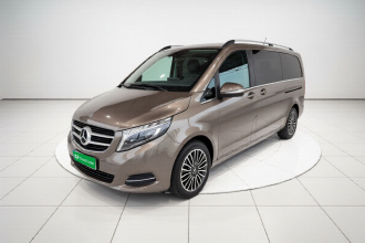 奔驰V级 2017款 V 260 L 尊贵加长版