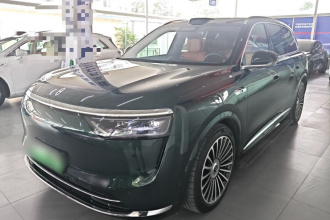 鸿蒙智行 问界M8 2025款 增程 Ultra版 53.4kWh 6座版 (192线激光雷达）