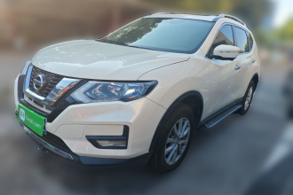 日产 奇骏 2022款 2.0L 两驱智联舒享版