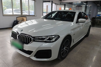 宝马5系新能源 2022款 改款 535Le 先锋版M运动套装